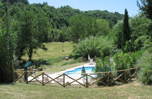 Montefiore dell'Aso Villa | 4 bedroom villa with private pool set in 8 acres in Le Marche