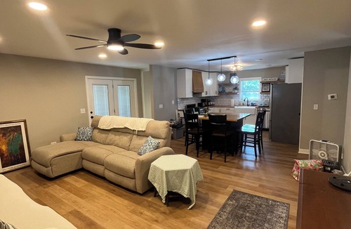 Town of Pines House | 4 Bedroom Sandy Pines Retreat centrally located