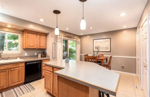 Midland House | 4-bedroom tri-level house in enchanting Midland with WiFi, AC. Pet friendly.