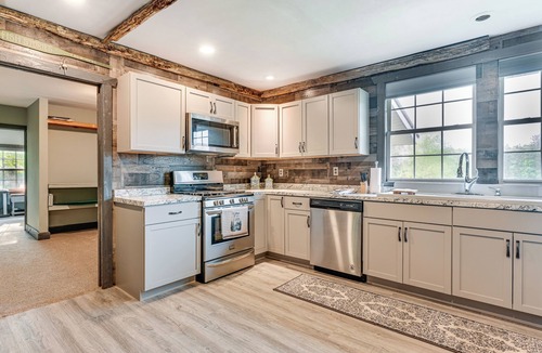 Deford Cottage | 5-acre Kingston Getaway: Sauna & Fire Pit