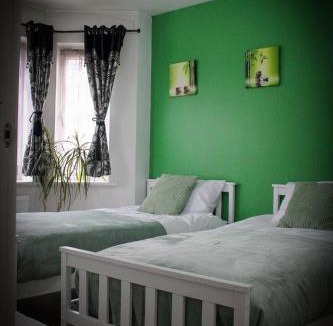 Smethwick Apartment | 5 bed house close to Birmingham City centre