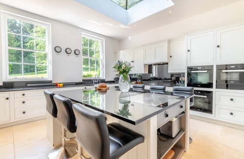 Inchbrook Cottage | 5 Bed in Minchinhampton (oc-h32022)