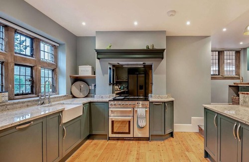 Monmouth Cottage | 5 Bed in Monmouth (oc-94050)