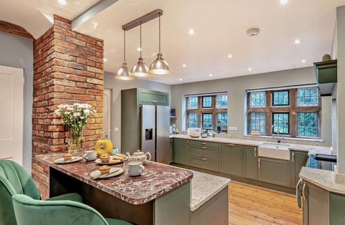 Monmouth Cottage | 5 Bed in Monmouth (oc-94050)
