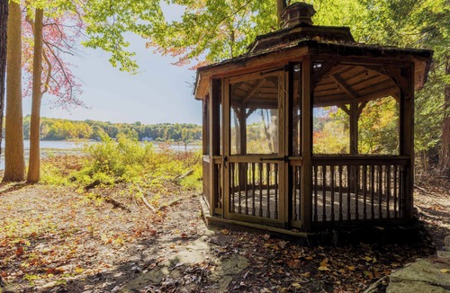 Grand Junction House | 5 bedroom on Saddle Lake, Luxury retreat