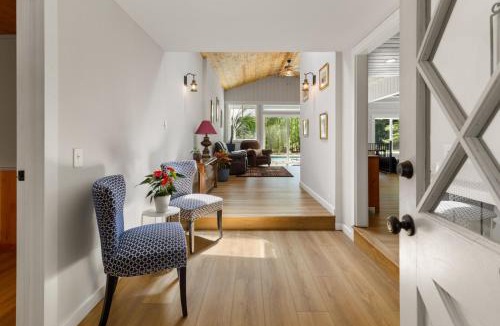 Freestone Villa | 5 BR 4 BA Shangri-La Redwood Lodge Retreat with Pool & Sauna - Event Friendly Space