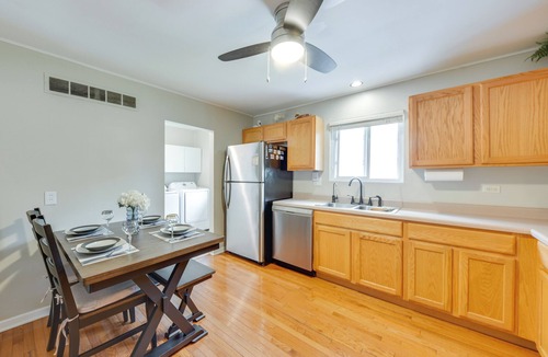 Twin Lakes House | 5 Houses to Elizabeth Lake! Family Getaway w/Yard