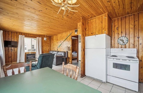 Oscoda Cabin | #5 | Lake Views with Big Windows & New Bath