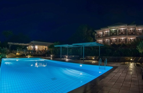 Messinia Apartment | 5 minutes walk from beach cozy Studio w/pool and views of Navarino Bay.