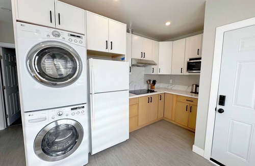 Paradise Park Apartment | 5708- Nice 2B1B Private Unit near FWY 580/24 & UCB