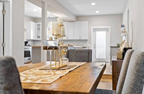 Logan Square House | 5BR/4BA Modern SFH Logan Square!