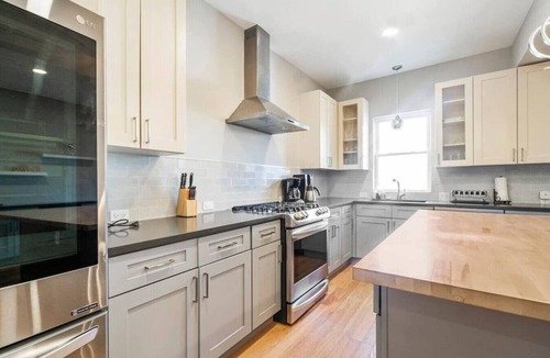 Logan Square House | 5BR/4BA Modern SFH Logan Square!