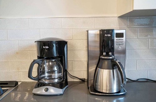 Logan Square House | 5BR/4BA Modern SFH Logan Square!