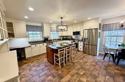 Lake Leelanau House | 6 bed/5.5 ba wooded setting, Lake Leelanau, Game room, Air, Dog ok, Hot Tub