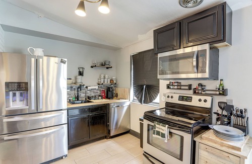 Toledo House | 6 Mi to Dtwn Toledo! Family-Friendly Haven w/Deck