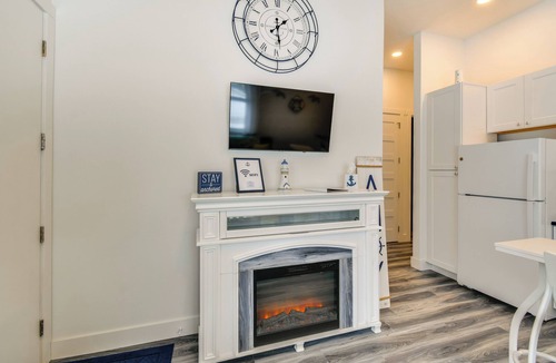 Traverse City House | 6 Mi to Traverse City! All-Season Family Getaway