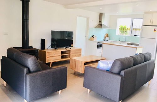 Rye House | 600m walk to bay beach, fully fenced yard, pet friendly in a quiet Crt location!