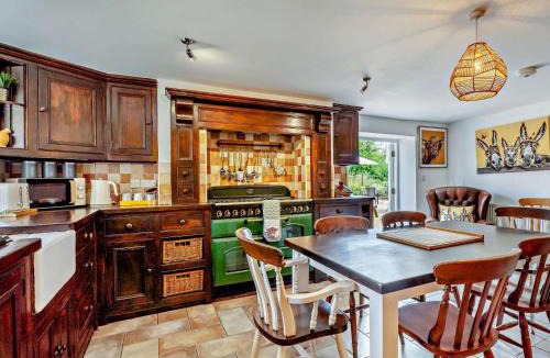 Winterbourne House | 8 Bed in Bristol oc-87469
