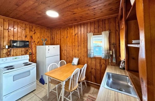 Oscoda Cabin | 9 cottages on the beach of Lake Huron!