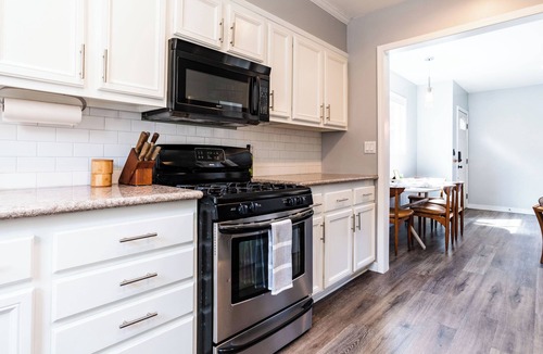 Eastside House | A 2bed 2bath modern coastal vibe made for your perfect Southern California stay!