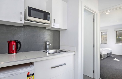 Port Fairy Cottage | A beautiful combination of old and news in this 4 bedroom cottage