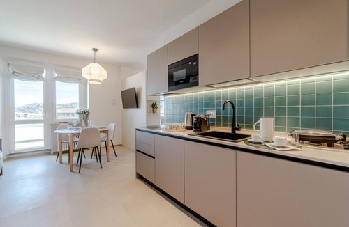 Lingotto Apartment | A comfortable studio apartment with a terrace offering all the amenities needed to accommodate up to three guests. Conveniently located, very close to the metro, it allows you to reach the city center in just six minutes and the San Salvario neighborhood