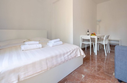 Novoli - San Donato Apartment | A spacius and modern apartment by Mmega