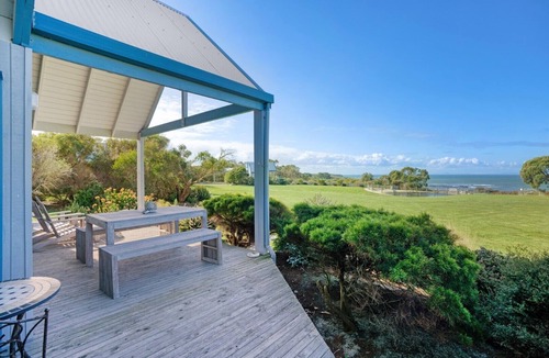 Tarwin Lower Cottage | Absolute Beach FrontagenSelf Contained CottagenFully equipped for your holiday