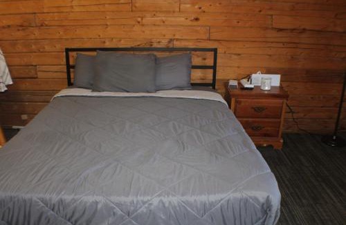 Chassell Apartment | AC4 Northwoods Getaway