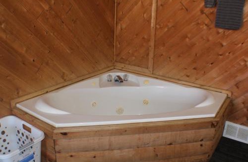 Chassell Apartment | AC4 Northwoods Getaway