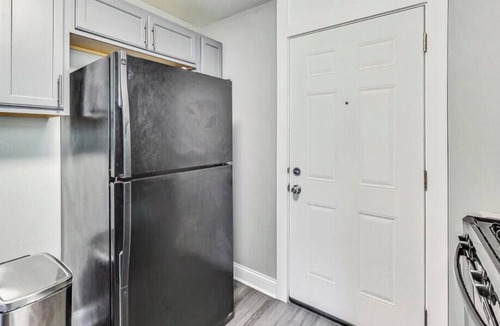 South Chicago House | Adorable 1-bedroom building with AC in beautiful Chicago