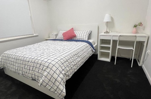 Noble Park House | Affordable Comfy Rooms Near Trains with Free Parking in Noble Park