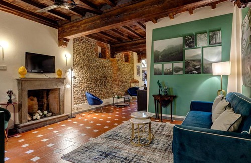 San Lorenzo Apartment | Agnese Apartment by Mamo Florence