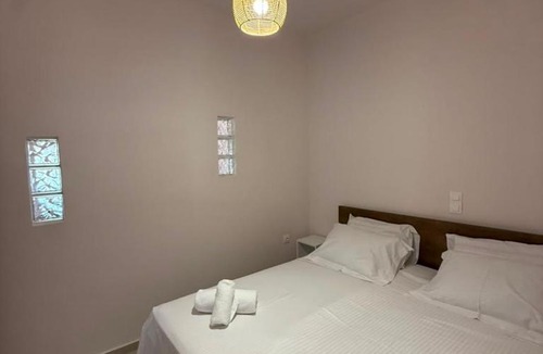 Ferma Villa | Aigialos Villas with Private Beach by Hospi Living
