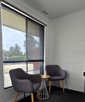 Lakes Entrance Hotel | Albatross Motel