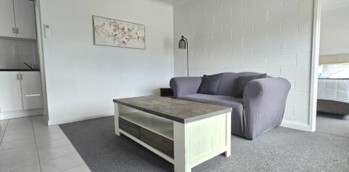 Lakes Entrance Hotel | Albatross Motel