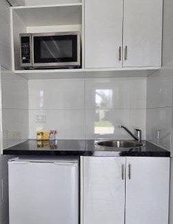 Lakes Entrance Hotel | Albatross Motel