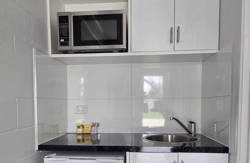 Lakes Entrance Hotel | Albatross Motor Inn
