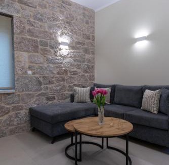 Leonidio Villa | Alex Stone Villa