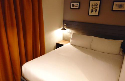 Almondsbury Hotel | Almondsbury Inn & Lounge