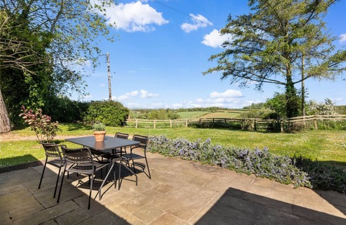 Forthampton House | Alms House West, Grade II Listed, Garden & Patio