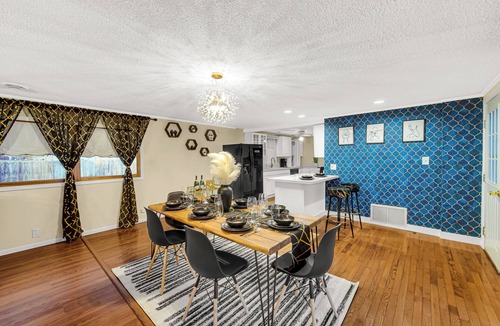 Michigan City Villa | Amazing! 4BDR 5min To Lake With Privet Pool And Heater enjoy!