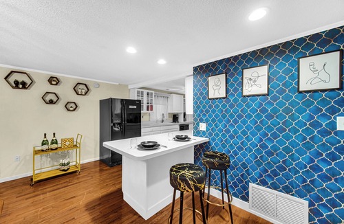 Michigan City Villa | Amazing! 4BDR 5min To Lake With Privet Pool And Heater enjoy!