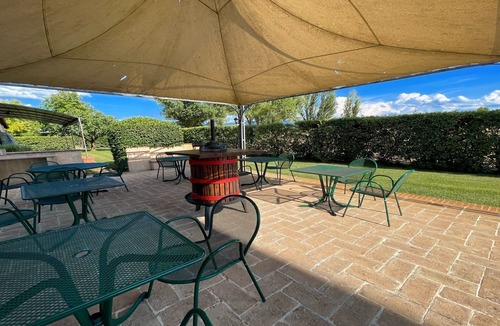 Limiti Villa | Amazing contemporary Villa with pool - Italian style Spelloissima - Sleeps 11