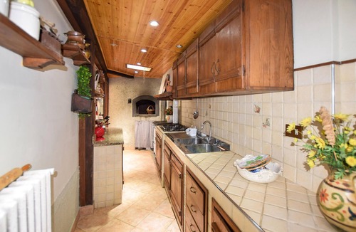Fabbriche di Vallico House | Amazing home in Fabbriche di Vallico with WiFi