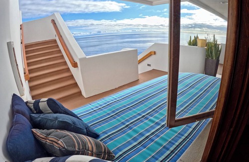 Avalon Villa | Amazing Views - Hamilton Cove Ocean front Villa with large wrap around balcony