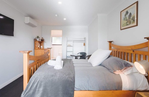 Corinella Apartment | Ananda 3 - Bliss in Corinella with Ocean Views