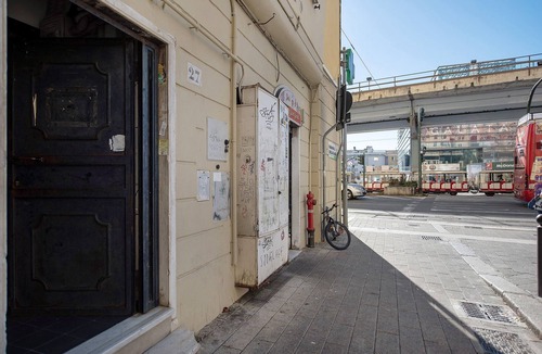 San Teodoro Apartment | Apartment 'Genova - A Due Passi Dall'acquario' with Wi-Fi and Air Conditioning