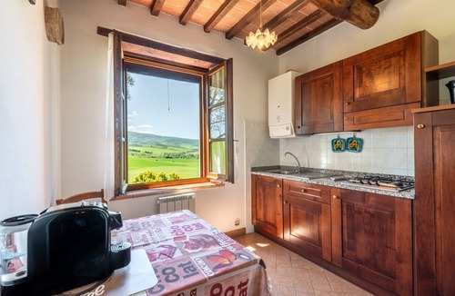 Gallina Apartment | Apartment 'Il Giogo' with Shared Pool, Wi-Fi and Air Conditioning
