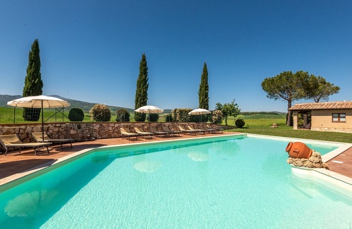 Gallina Apartment | Apartment 'Il Giogo' with Shared Pool, Wi-Fi and Air Conditioning